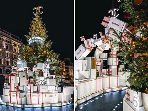 albero di natale chanel|Una experience unica a Milano con la magia di Chanel N°5 .